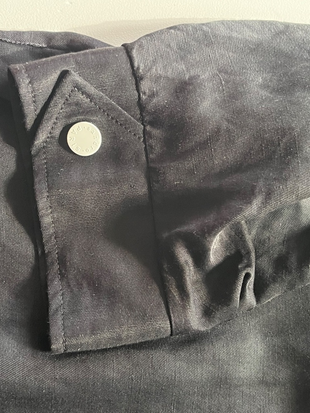 Sandro Kunga black dress snap-front closure with contrasting white buttons - Picture 6 of 13